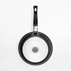 Garnki, Patelnie I Pokrywki^Patelnia aluminiowa STARKE PRO 20 cm + podkładka