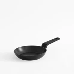 Discount Patelnia na indukcję czarna OLIO 20 cm