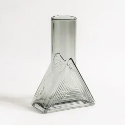 Sale Wazon szklany geometryczny szary 23 cm