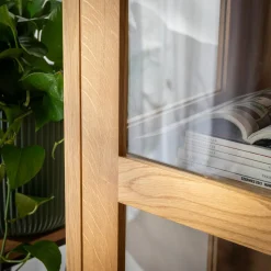 inny Witryna z szufladami z litego drewna STELLA dąb naturalny